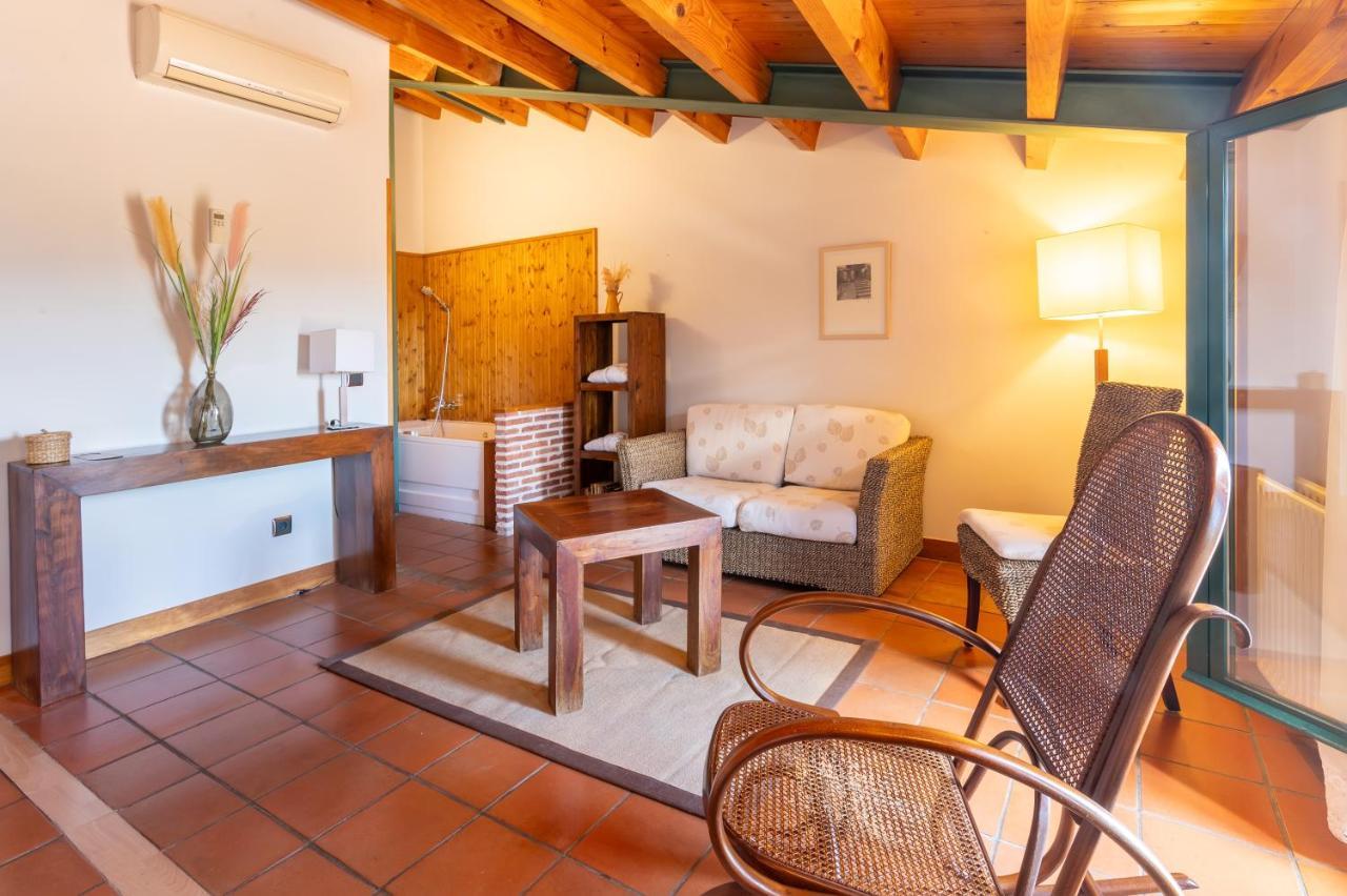 Hotel Hospederia El Arco Villavieja del Lozoya Esterno foto