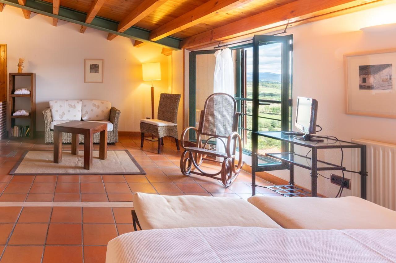 Hotel Hospederia El Arco Villavieja del Lozoya Esterno foto